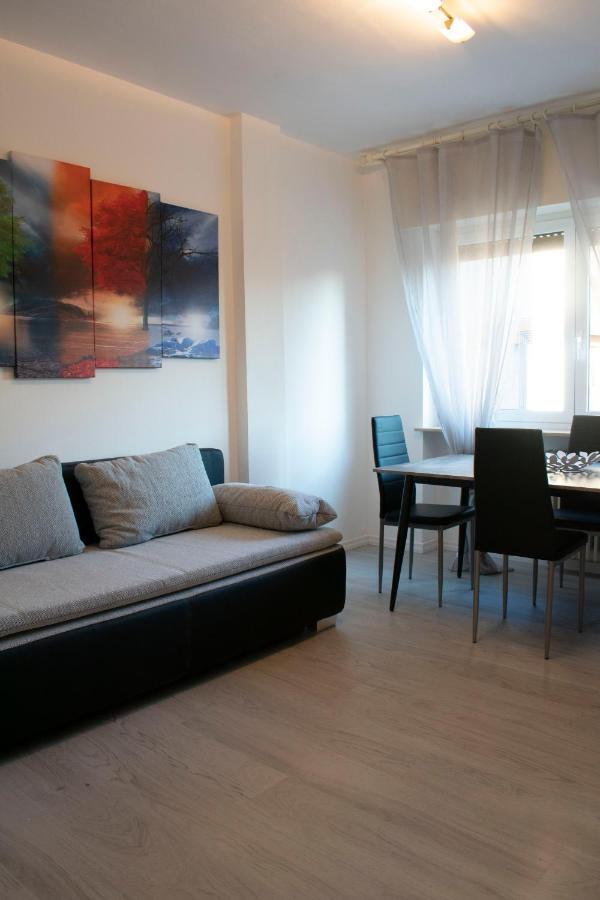 J&M House -Fronte Ospedale- Incluso Netflix E Disney Plus Удине Екстериор снимка