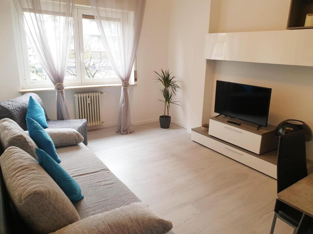 J&M House -Fronte Ospedale- Incluso Netflix E Disney Plus Удине Екстериор снимка